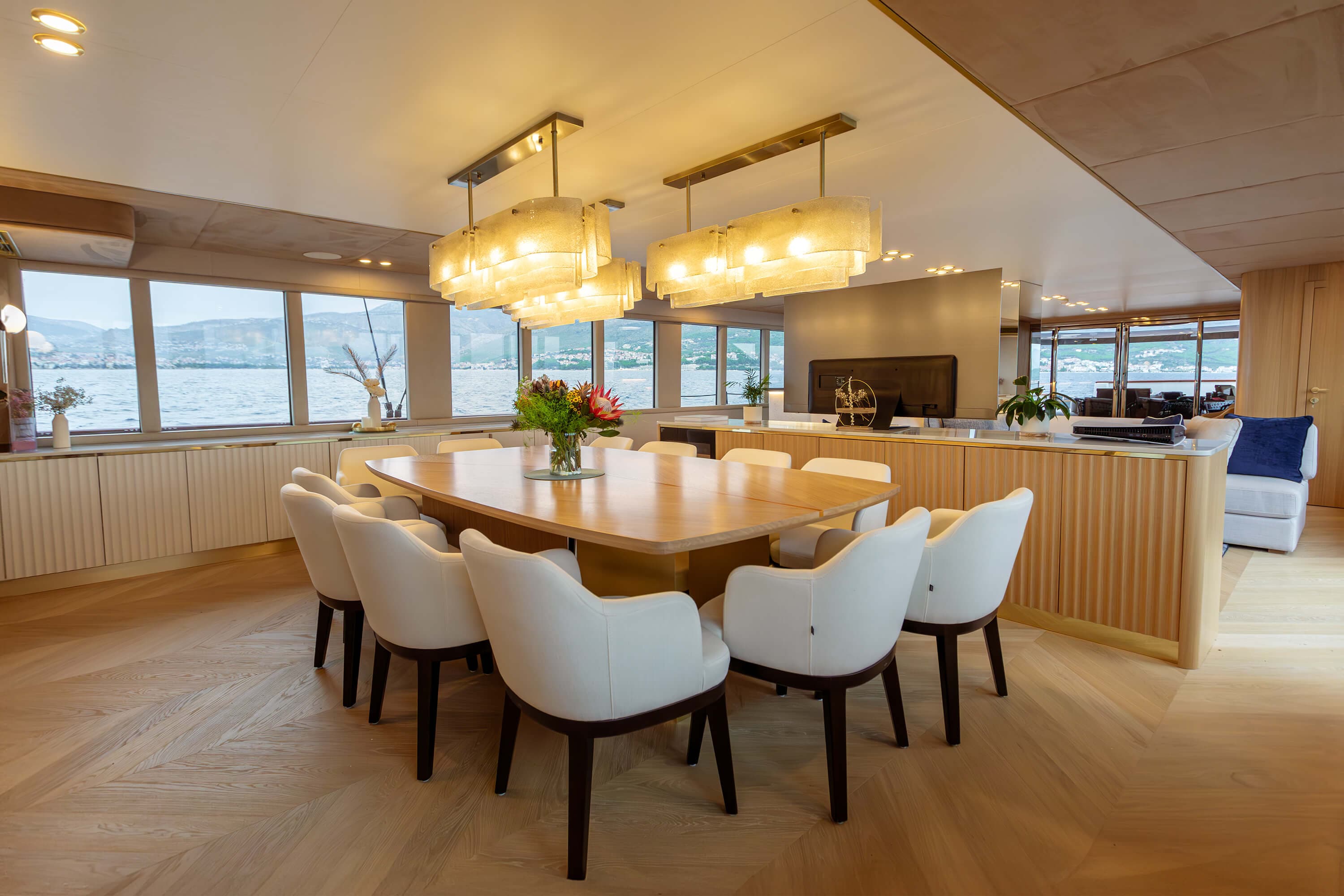 Scorpios main salon dining